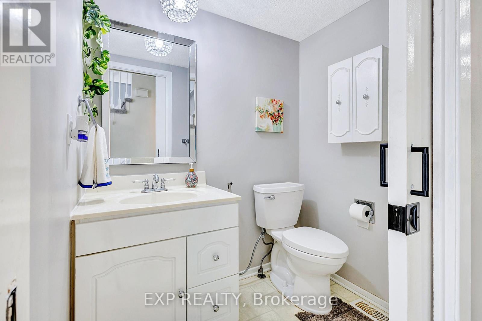 












68 RAMSGATE PRIVATE

,
Ottawa,




Ontario
K1V8M4

