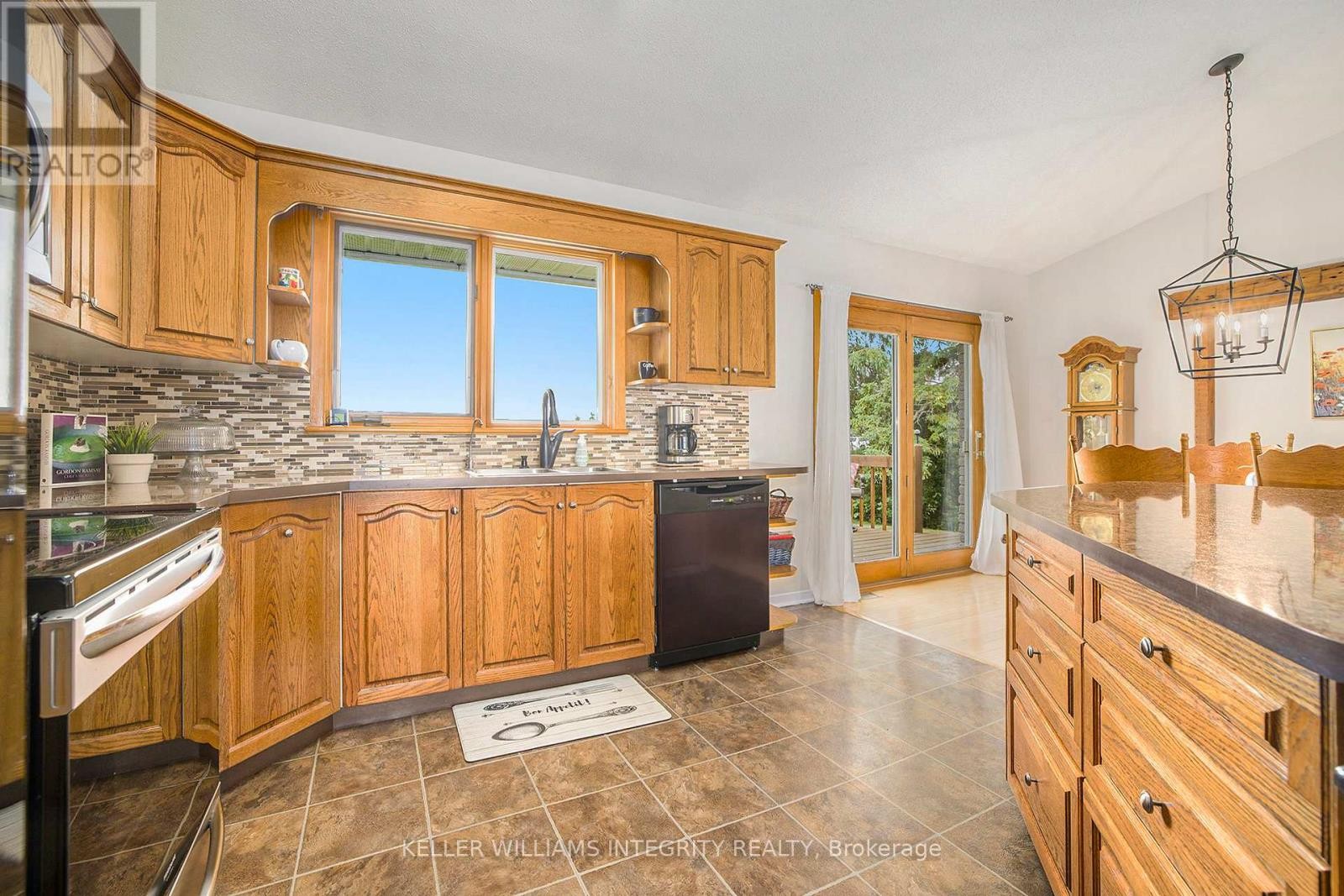 












4045 HIGHWAY 17

,
Arnprior,




Ontario
K7S3G7

