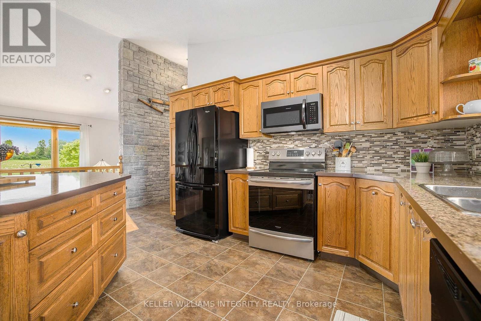 












4045 HIGHWAY 17

,
Arnprior,




Ontario
K7S3G7

