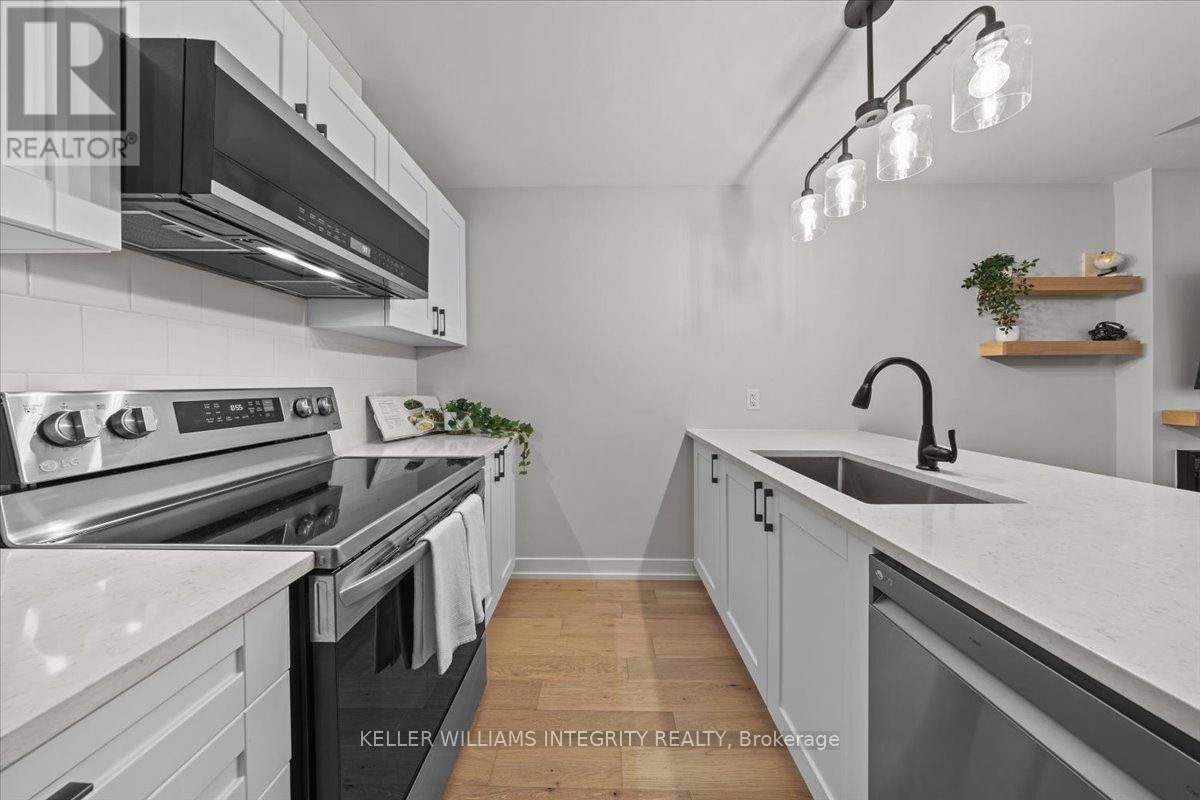 












705 CHROMITE PRIVATE

,
Ottawa,




Ontario
K2J7J2

