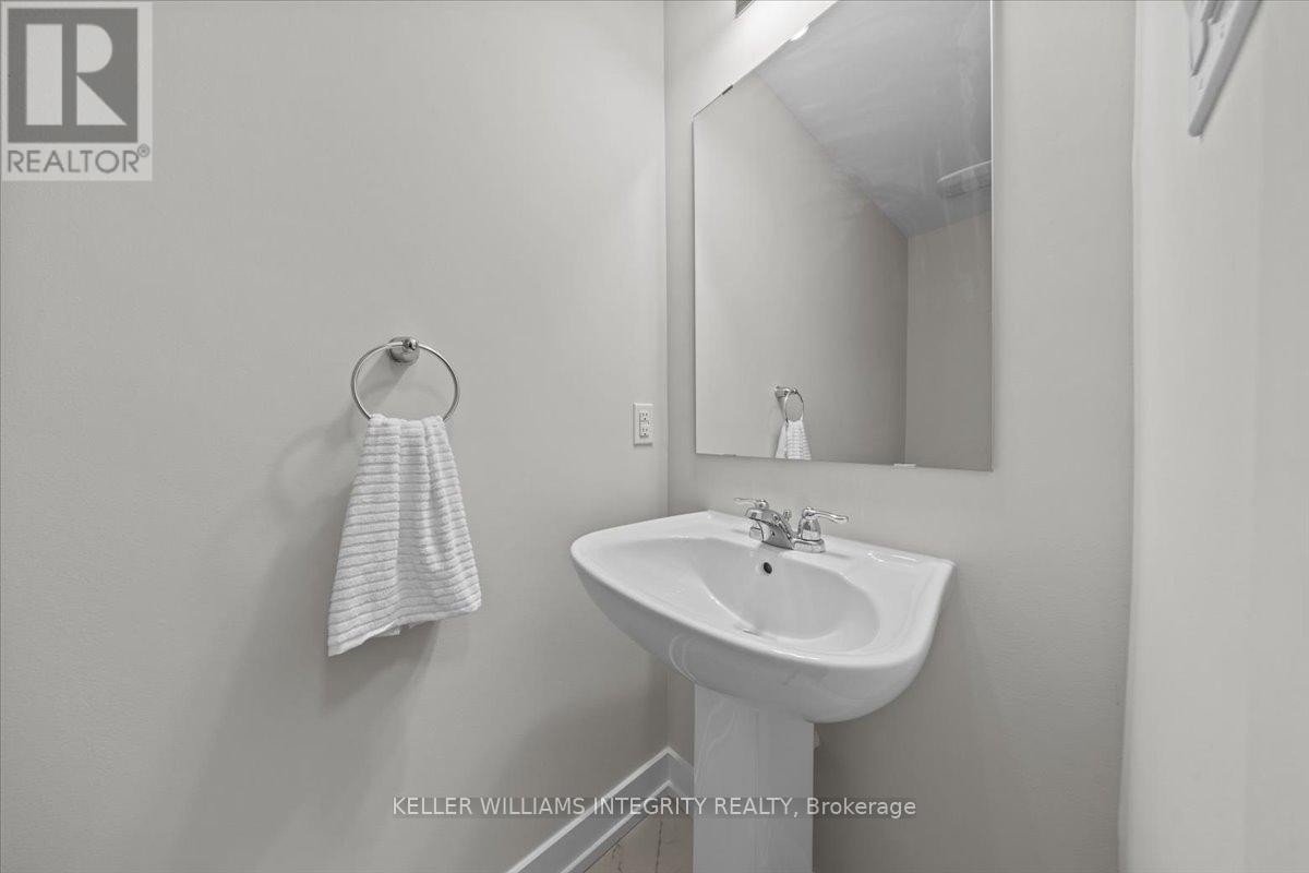 












705 CHROMITE PRIVATE

,
Ottawa,




Ontario
K2J7J2

