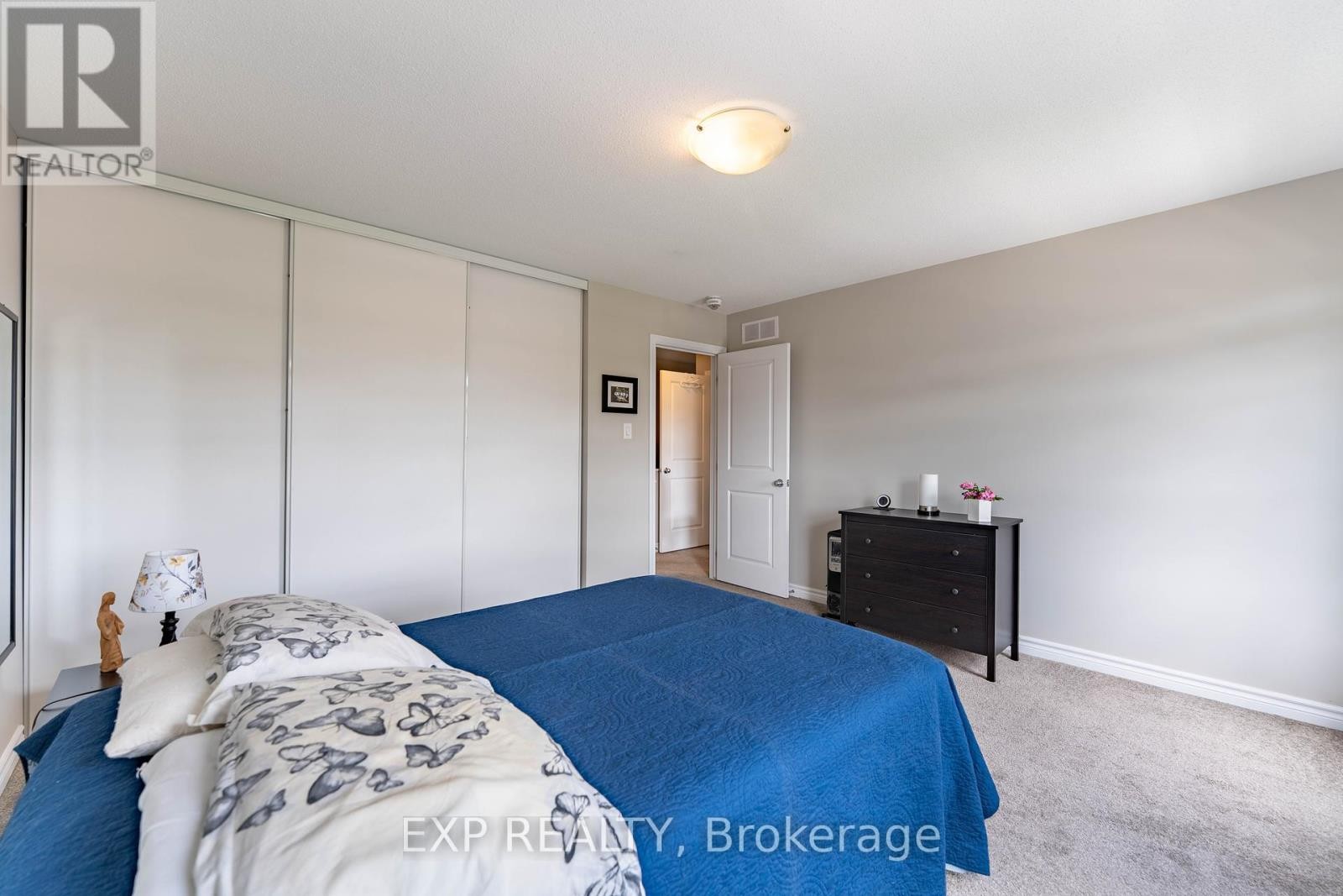 












735 CHAPMAN MILLS DRIVE

,
Ottawa,




Ontario
K2J5X2

