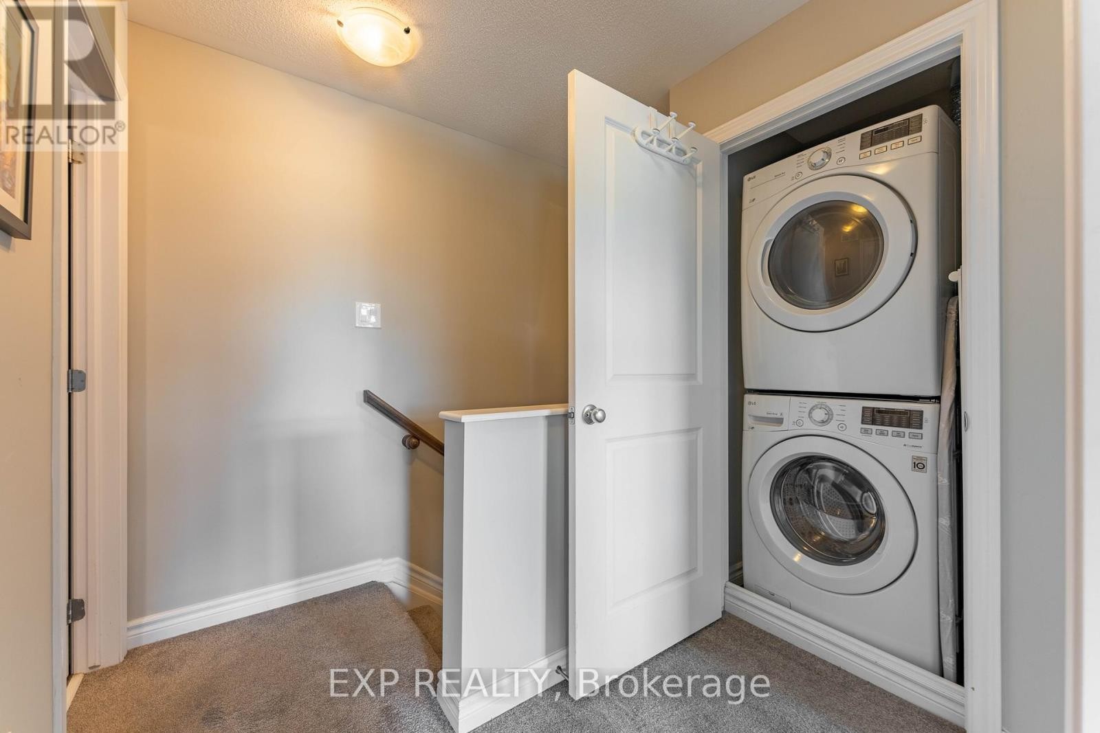 












735 CHAPMAN MILLS DRIVE

,
Ottawa,




Ontario
K2J5X2

