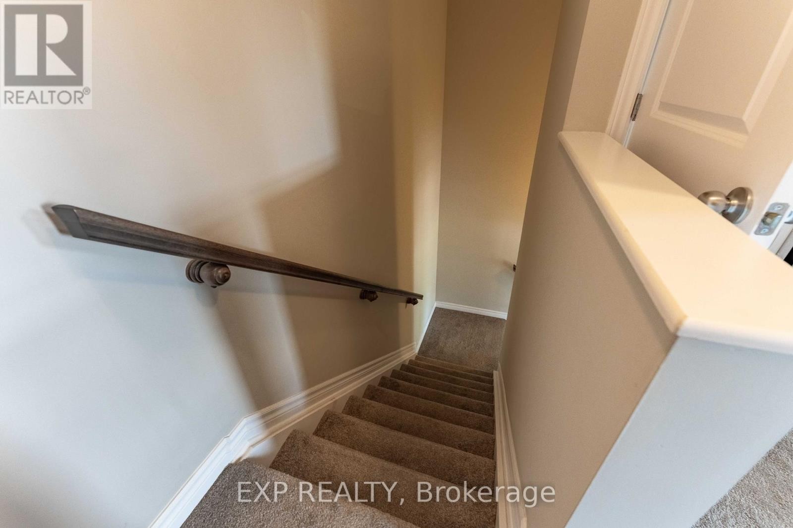 












735 CHAPMAN MILLS DRIVE

,
Ottawa,




Ontario
K2J5X2

