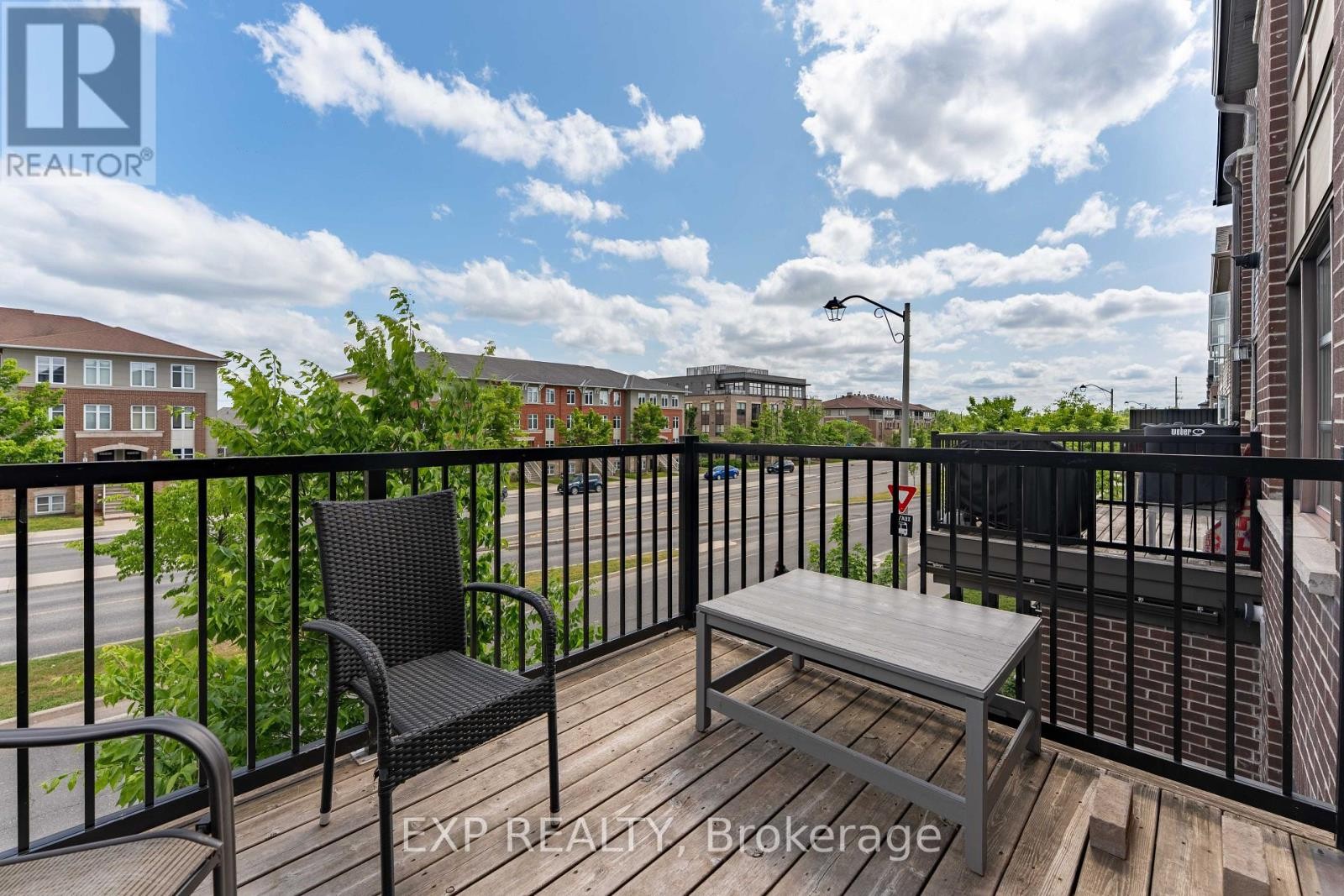 












735 CHAPMAN MILLS DRIVE

,
Ottawa,




Ontario
K2J5X2


