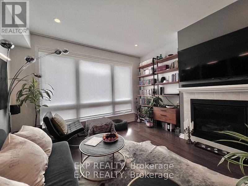 












926 BRIAN GOOD AVENUE

,
Ottawa,




Ontario
K4M0N7

