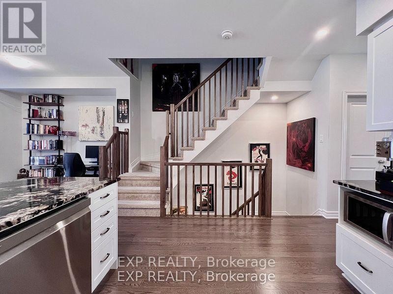 












926 BRIAN GOOD AVENUE

,
Ottawa,




Ontario
K4M0N7

