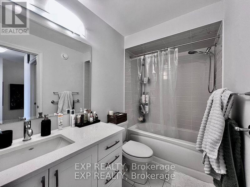 












926 BRIAN GOOD AVENUE

,
Ottawa,




Ontario
K4M0N7

