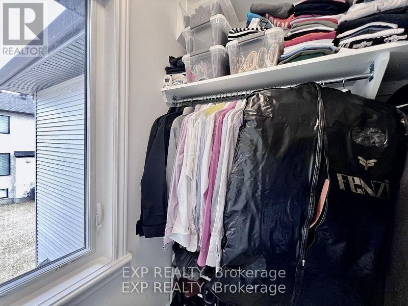 












926 BRIAN GOOD AVENUE

,
Ottawa,




Ontario
K4M0N7

