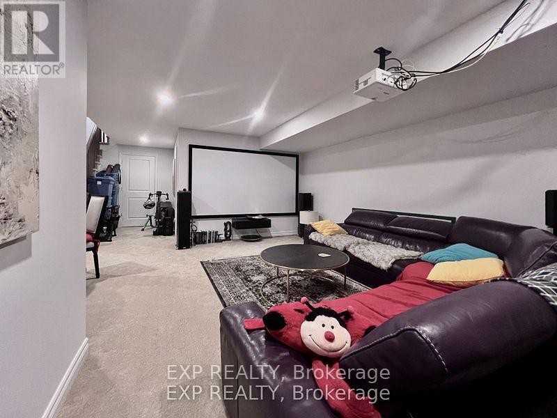 












926 BRIAN GOOD AVENUE

,
Ottawa,




Ontario
K4M0N7

