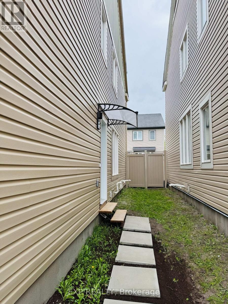 












UNIT 2 (LOWER UNIT) - 550 MILLARS SOUND WAY

,
Ottawa,




Ontario
K2J6K4

