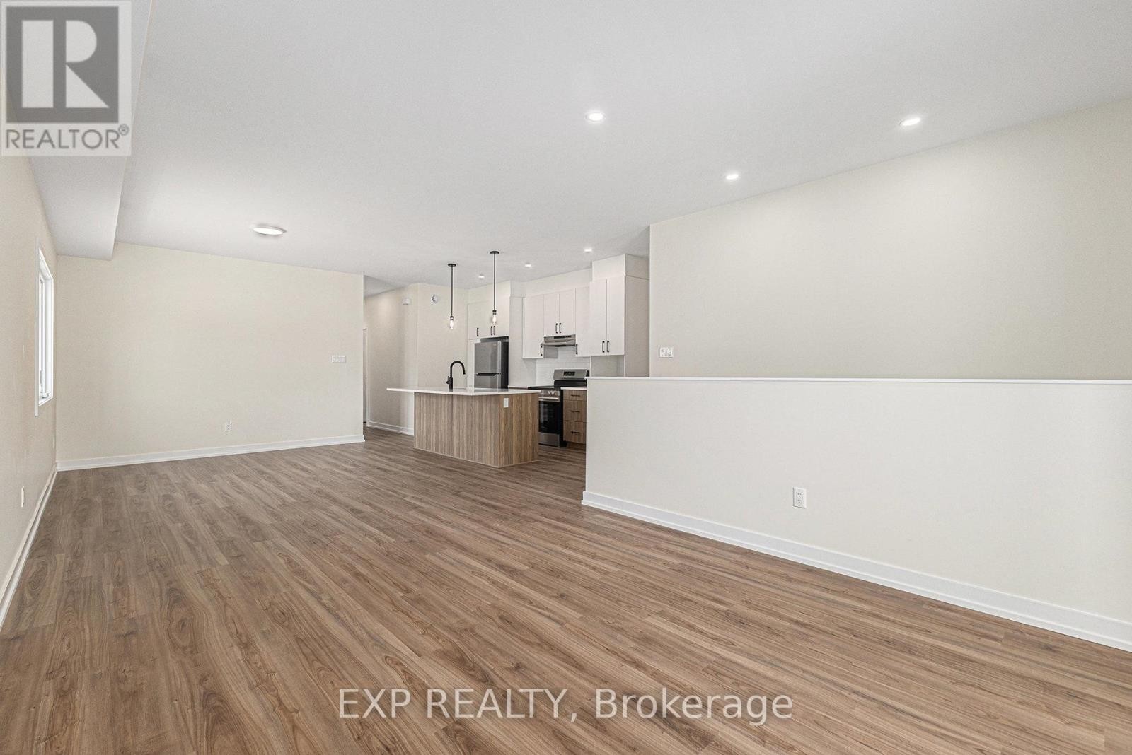 












201 - 897 LAURIER STREET

,
Clarence-Rockland,




Ontario
K4K1E3

