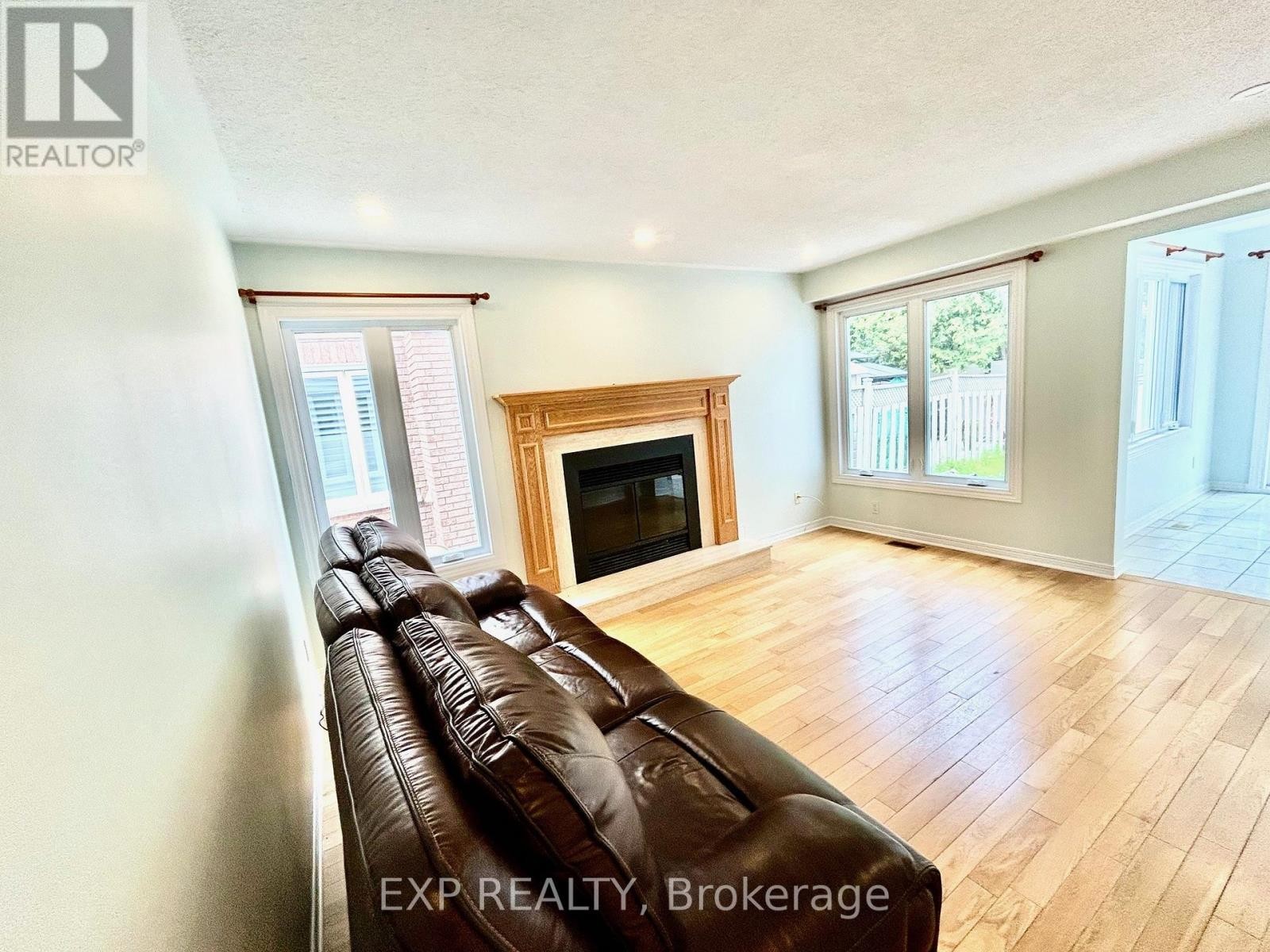 












135 PICASSO DRIVE

,
Ottawa,




Ontario
K1G5S9

