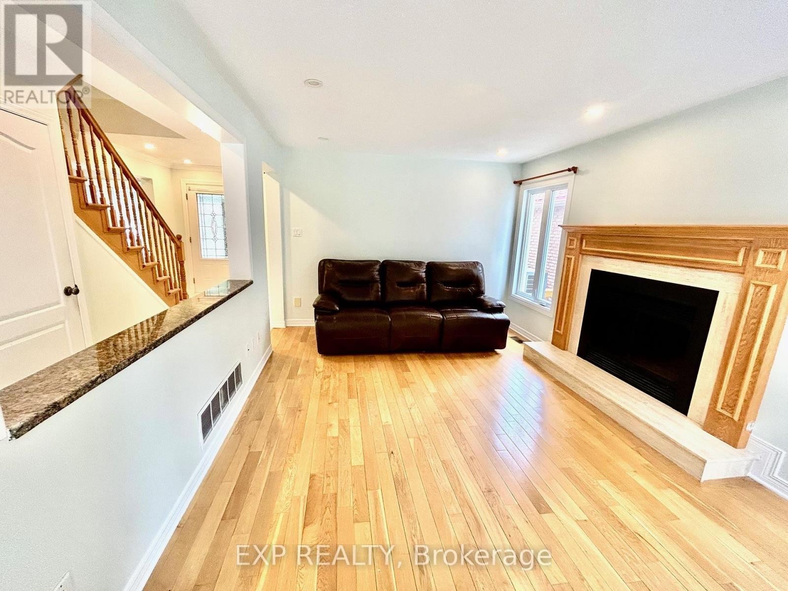 












135 PICASSO DRIVE

,
Ottawa,




Ontario
K1G5S9

