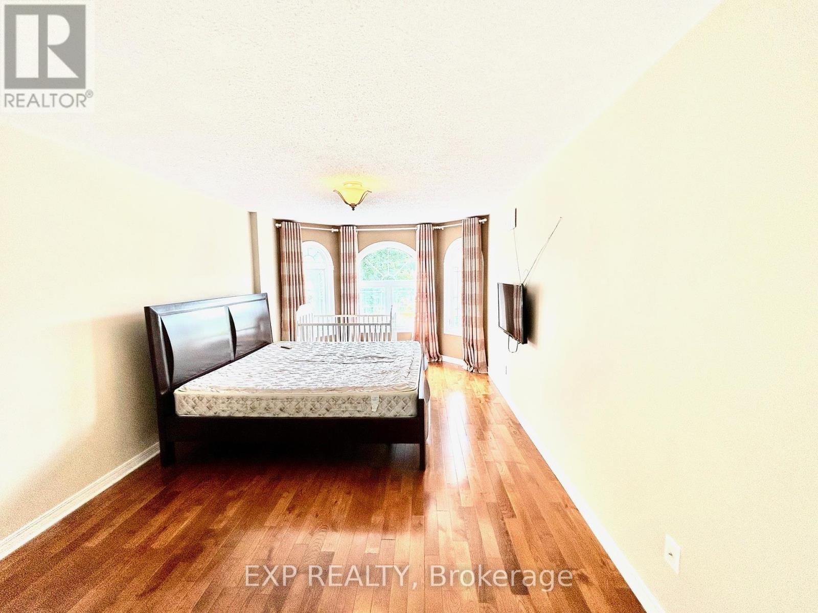 












135 PICASSO DRIVE

,
Ottawa,




Ontario
K1G5S9

