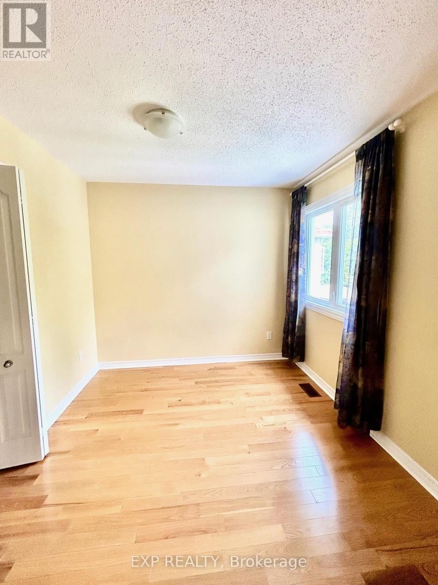 












135 PICASSO DRIVE

,
Ottawa,




Ontario
K1G5S9

