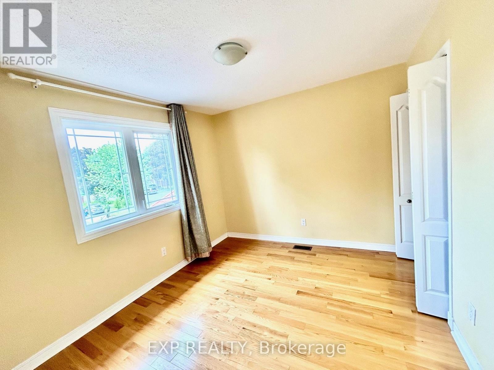 












135 PICASSO DRIVE

,
Ottawa,




Ontario
K1G5S9

