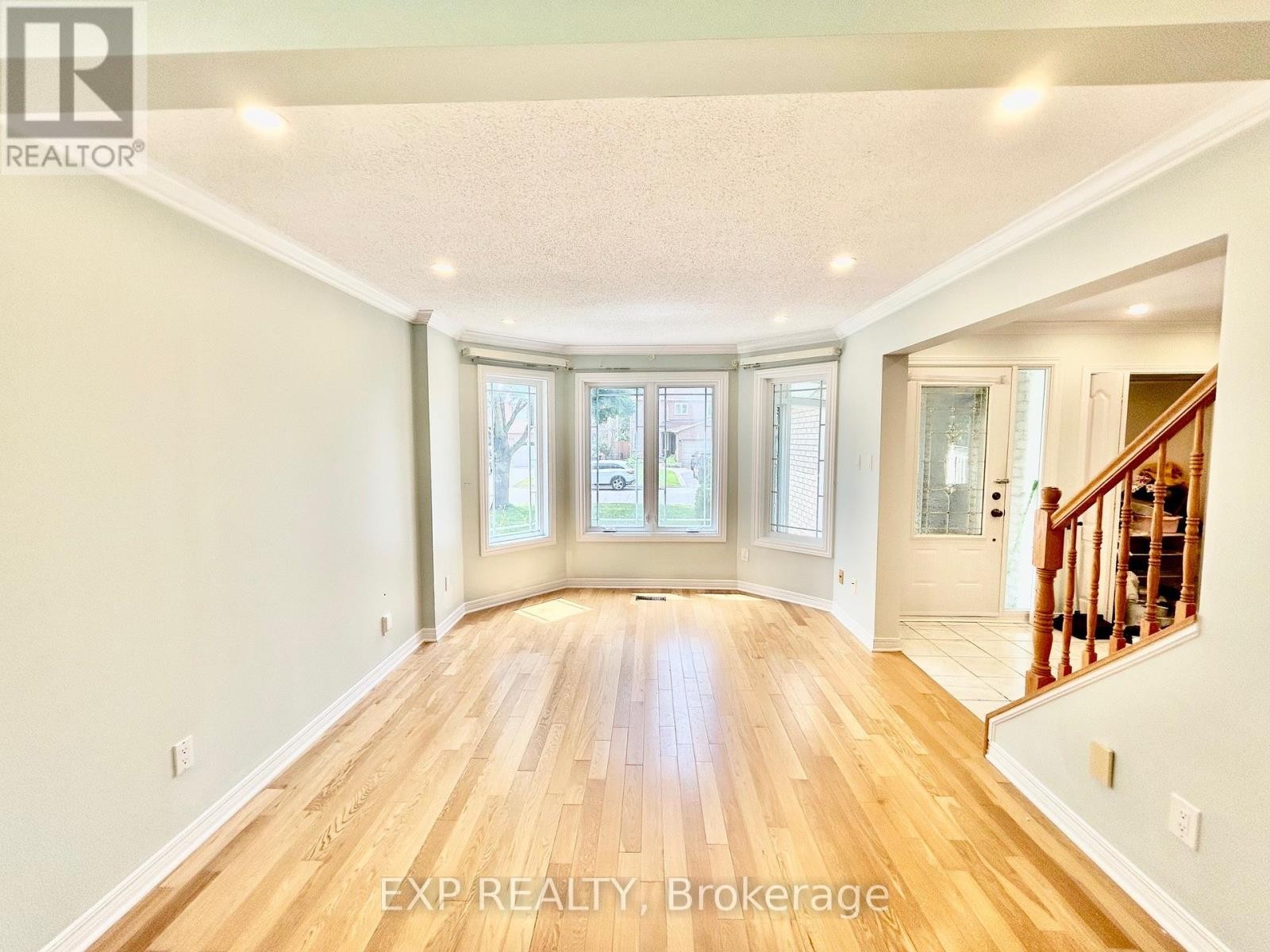 












135 PICASSO DRIVE

,
Ottawa,




Ontario
K1G5S9

