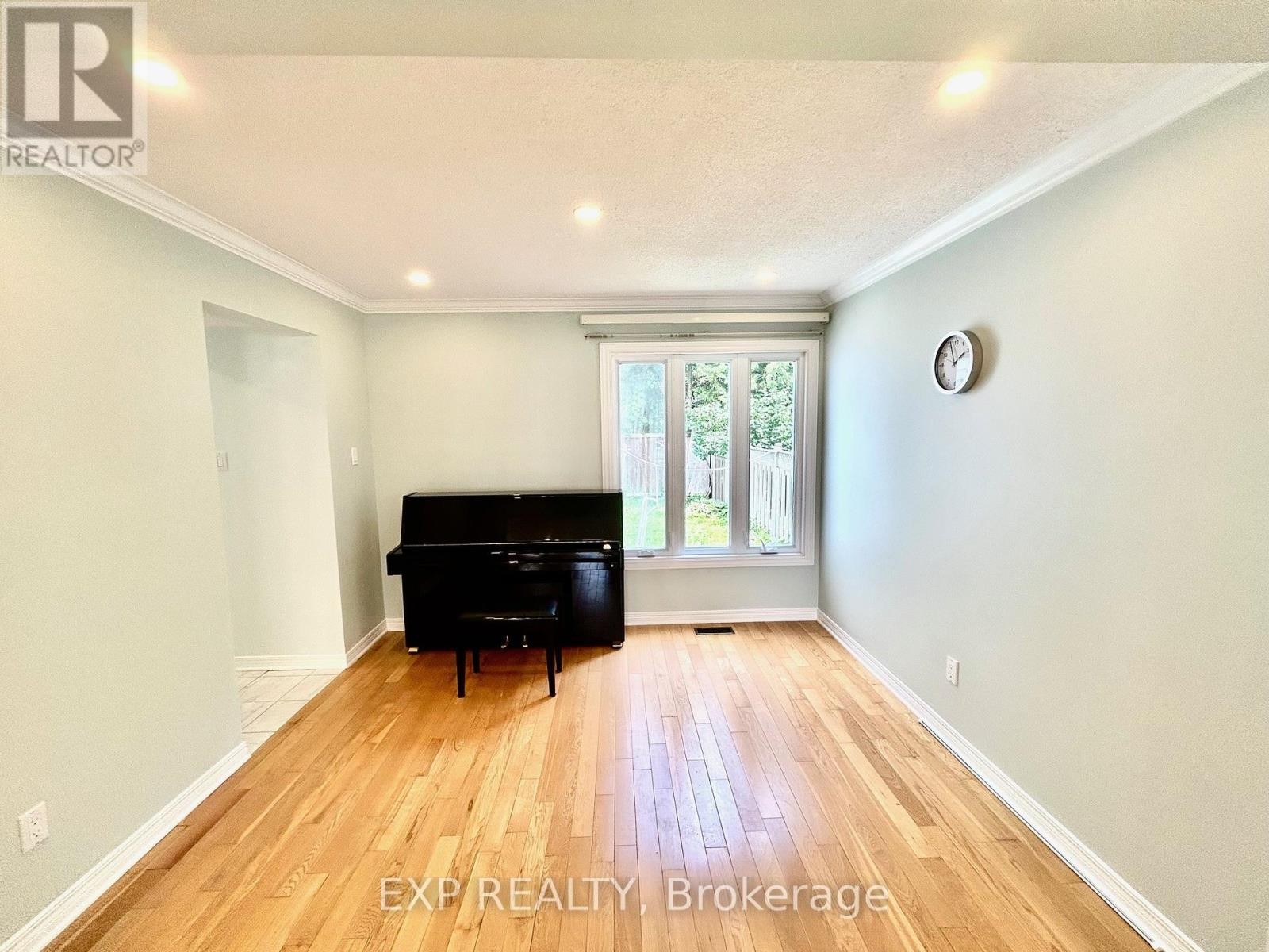 












135 PICASSO DRIVE

,
Ottawa,




Ontario
K1G5S9

