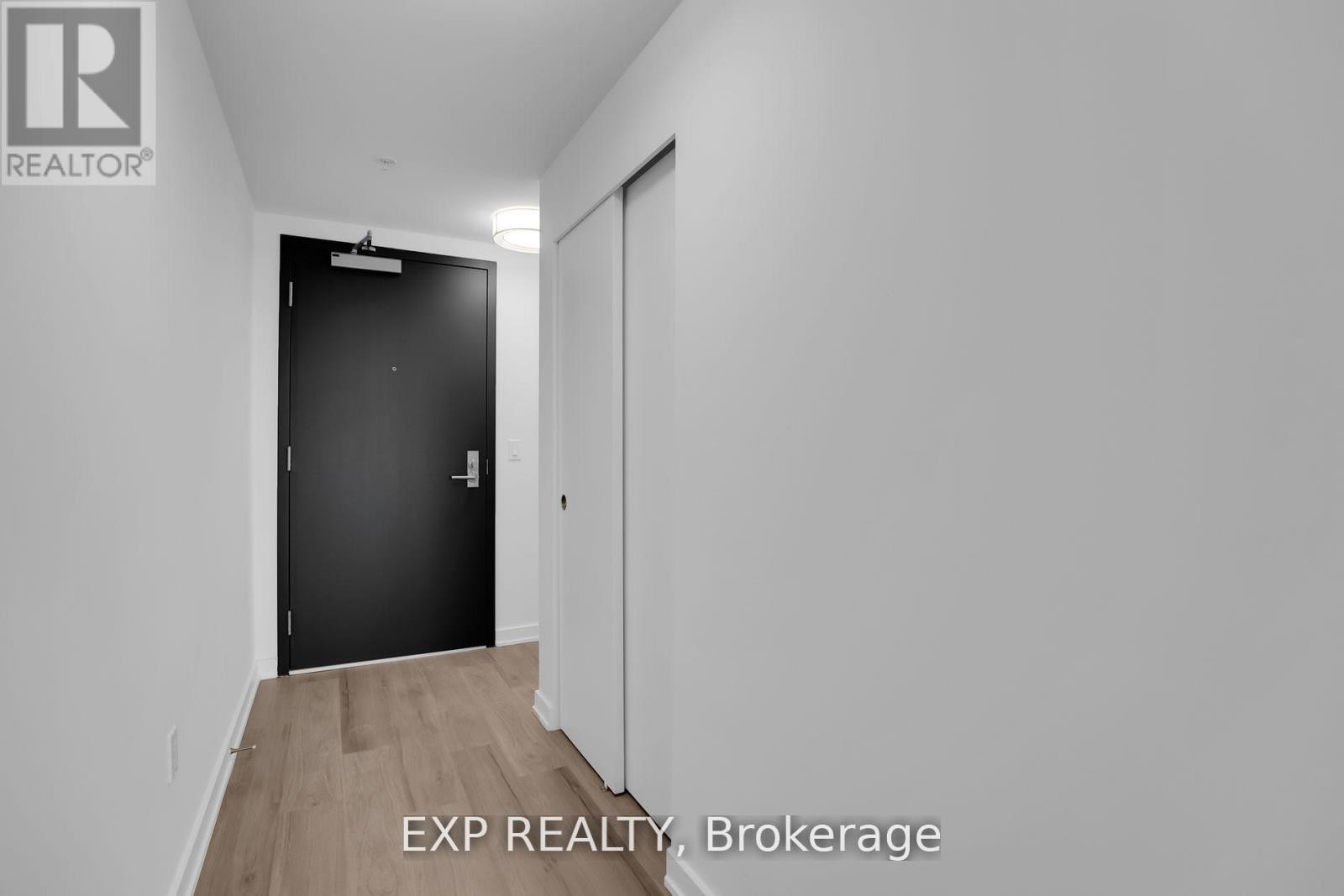 












215 - 36 ROBINSON AVENUE

,
Ottawa,




Ontario
K1S8N8

