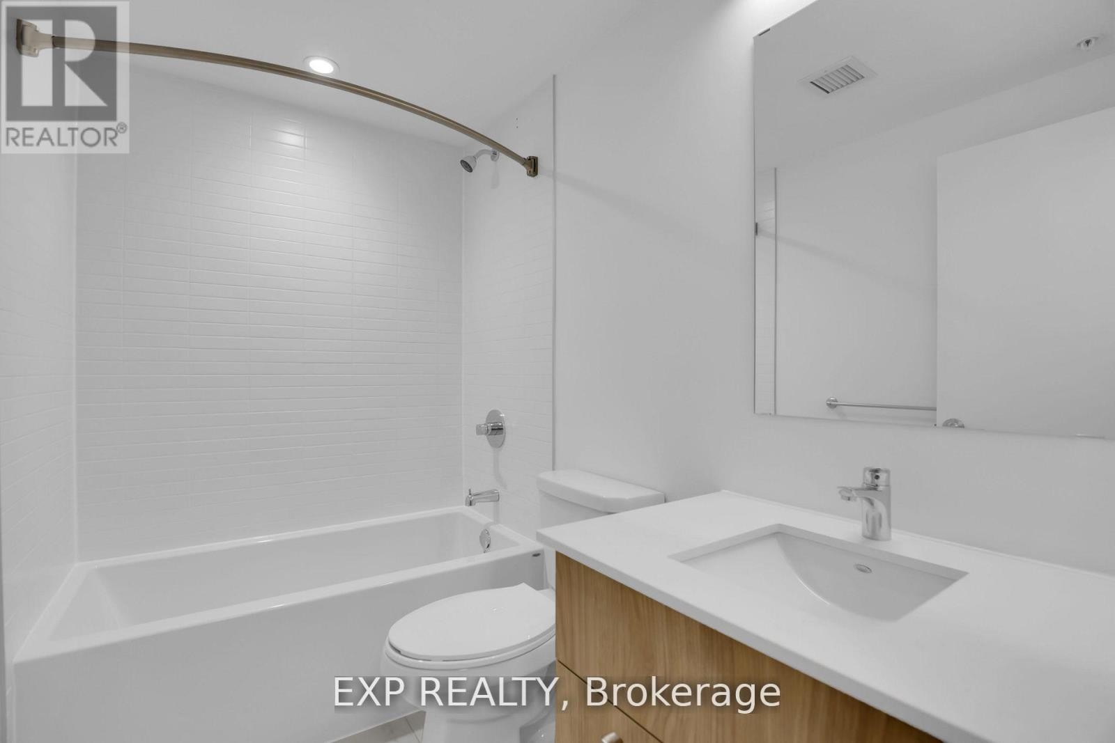 












215 - 36 ROBINSON AVENUE

,
Ottawa,




Ontario
K1S8N8

