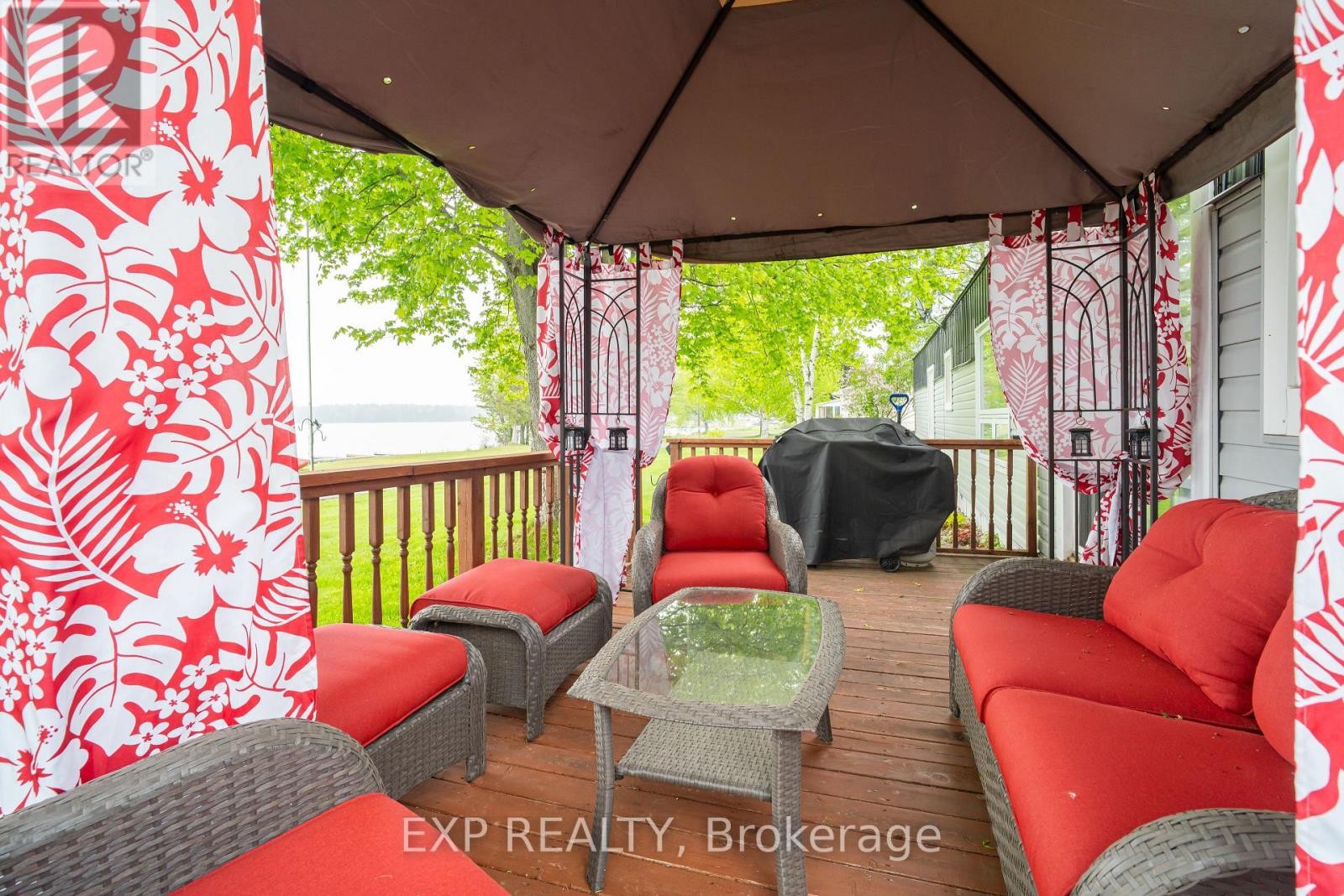 












5 EVERGREEN LANE

,
McNab/Braeside,




Ontario
K0A3L0

