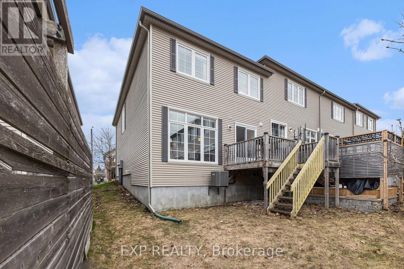 












407 HEATHROW PRIVATE

,
Ottawa,




Ontario
K2S0M9

