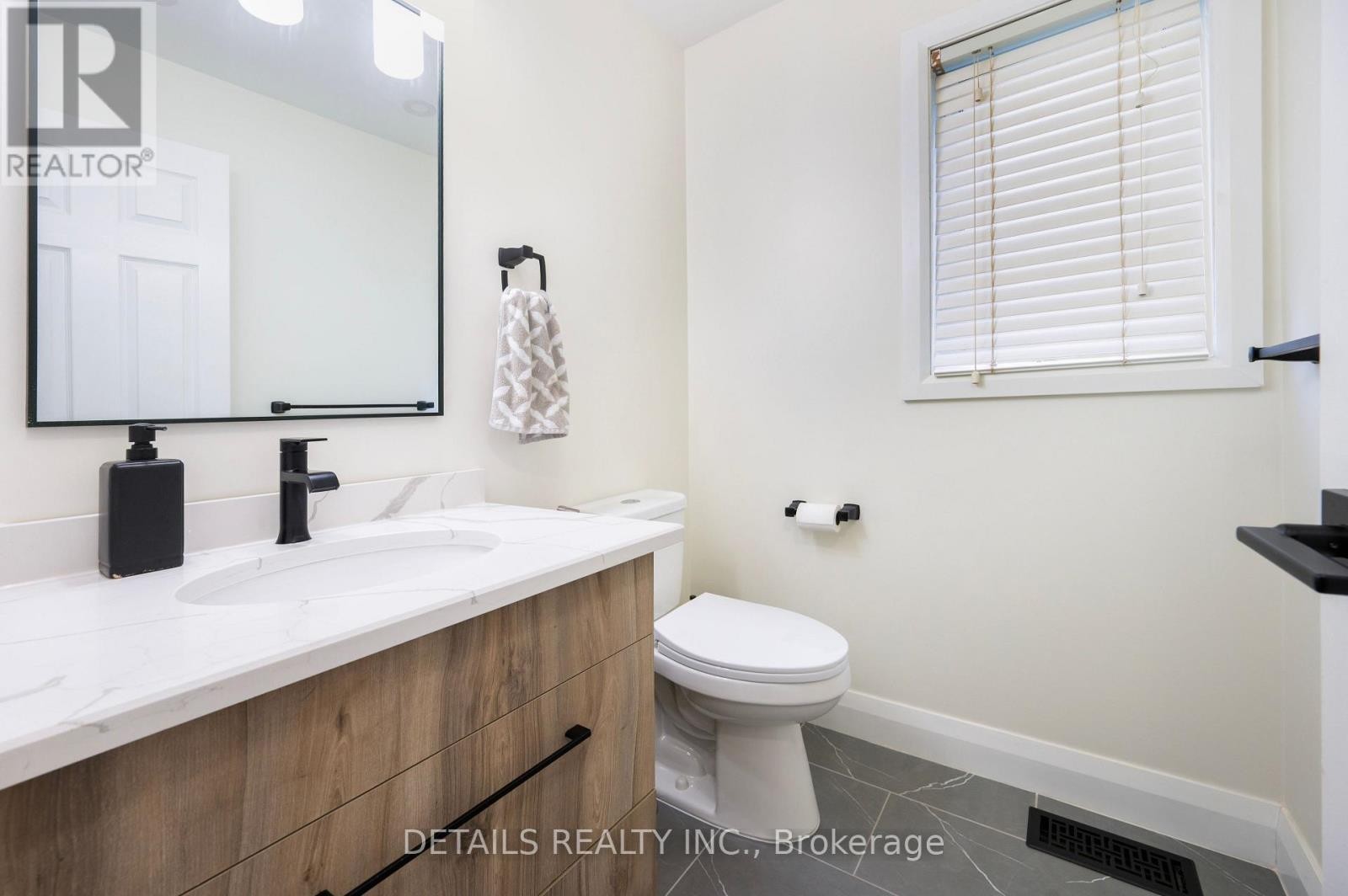 












732 CARMELLA CRESCENT

,
Ottawa,




Ontario
K4A4V8

