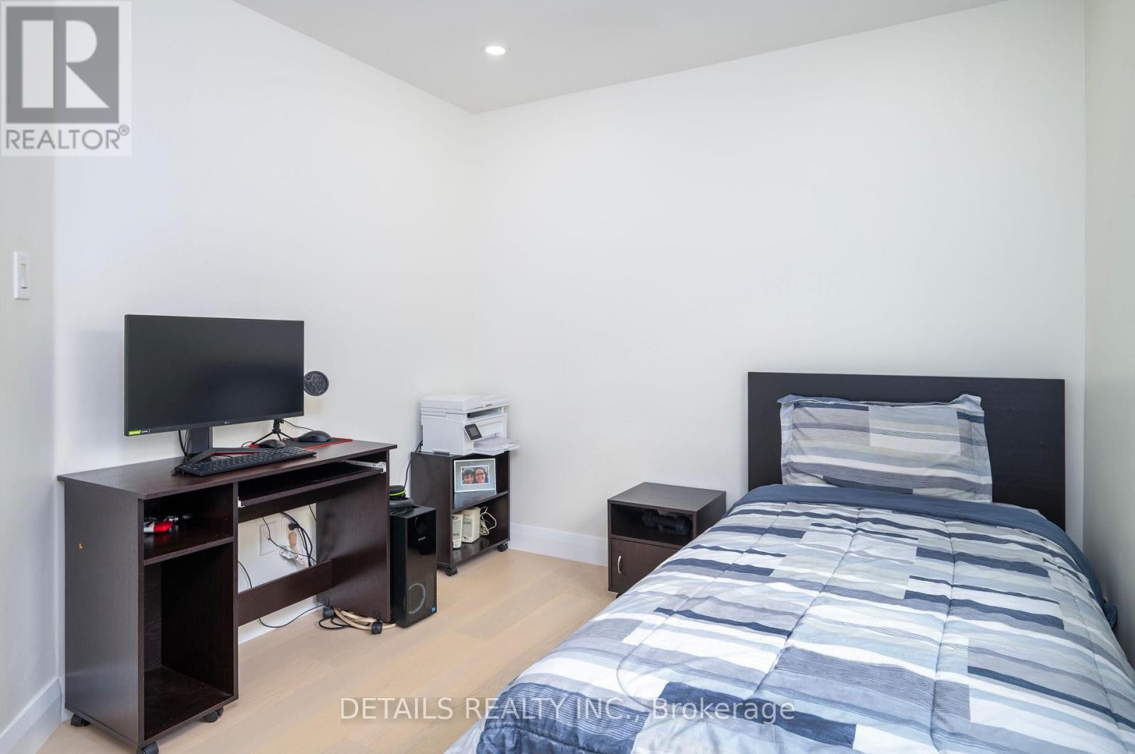 












732 CARMELLA CRESCENT

,
Ottawa,




Ontario
K4A4V8

