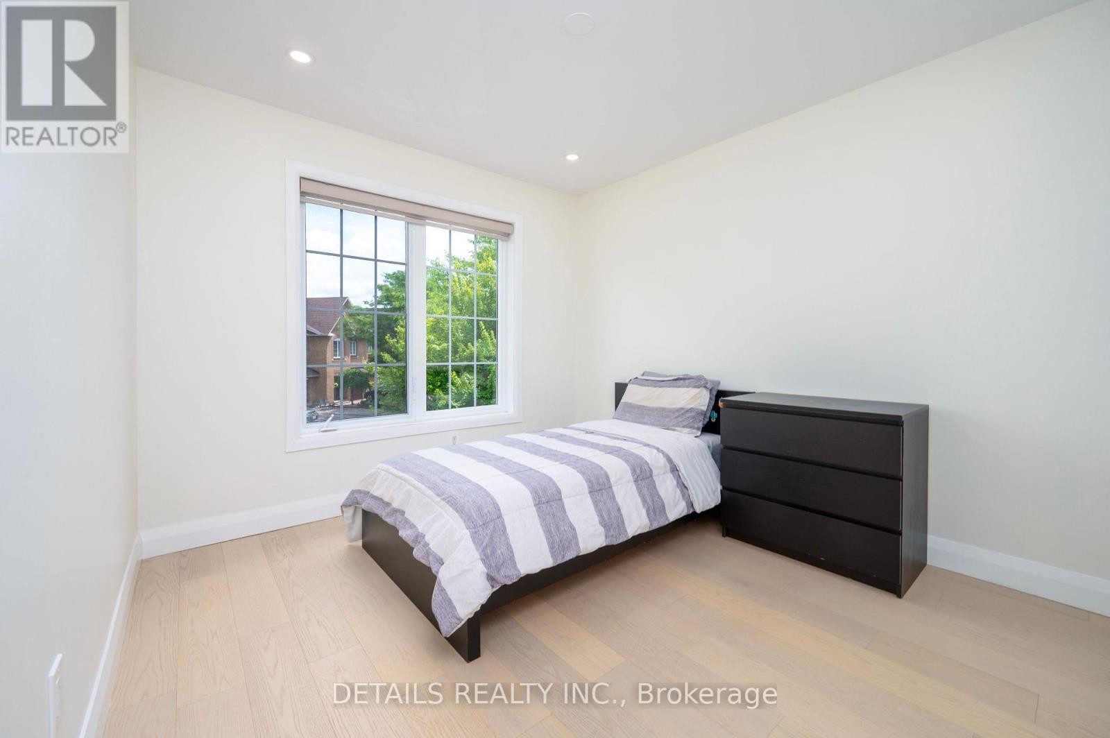 












732 CARMELLA CRESCENT

,
Ottawa,




Ontario
K4A4V8

