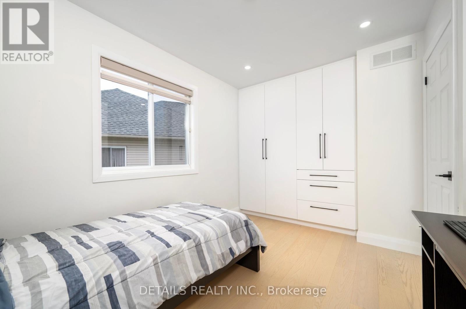 












732 CARMELLA CRESCENT

,
Ottawa,




Ontario
K4A4V8

