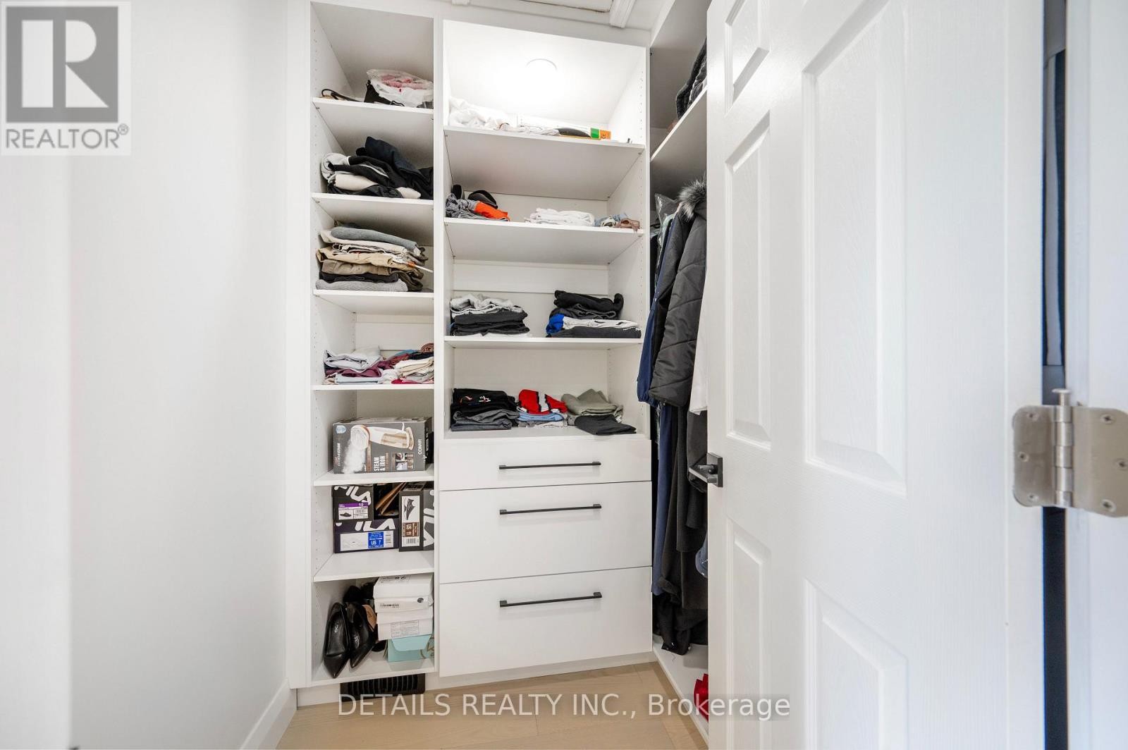 












732 CARMELLA CRESCENT

,
Ottawa,




Ontario
K4A4V8

