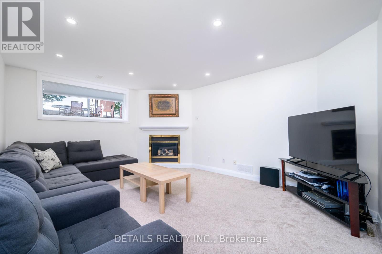 












732 CARMELLA CRESCENT

,
Ottawa,




Ontario
K4A4V8

