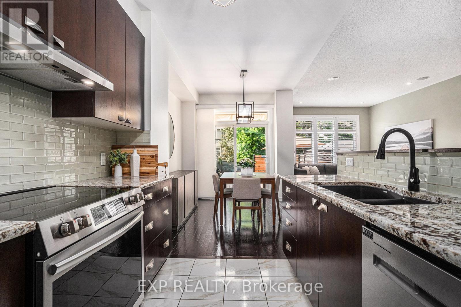 












493 ROCHEFORT CIRCLE

,
Ottawa,




Ontario
K4A0M9

