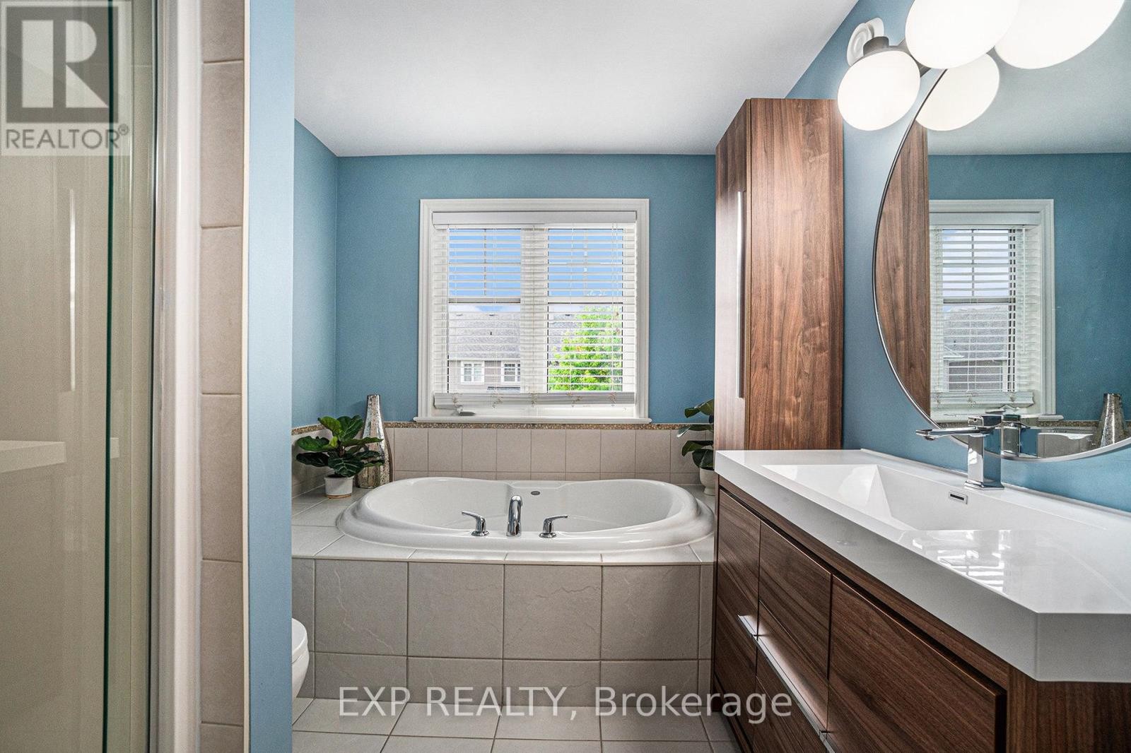 












493 ROCHEFORT CIRCLE

,
Ottawa,




Ontario
K4A0M9

