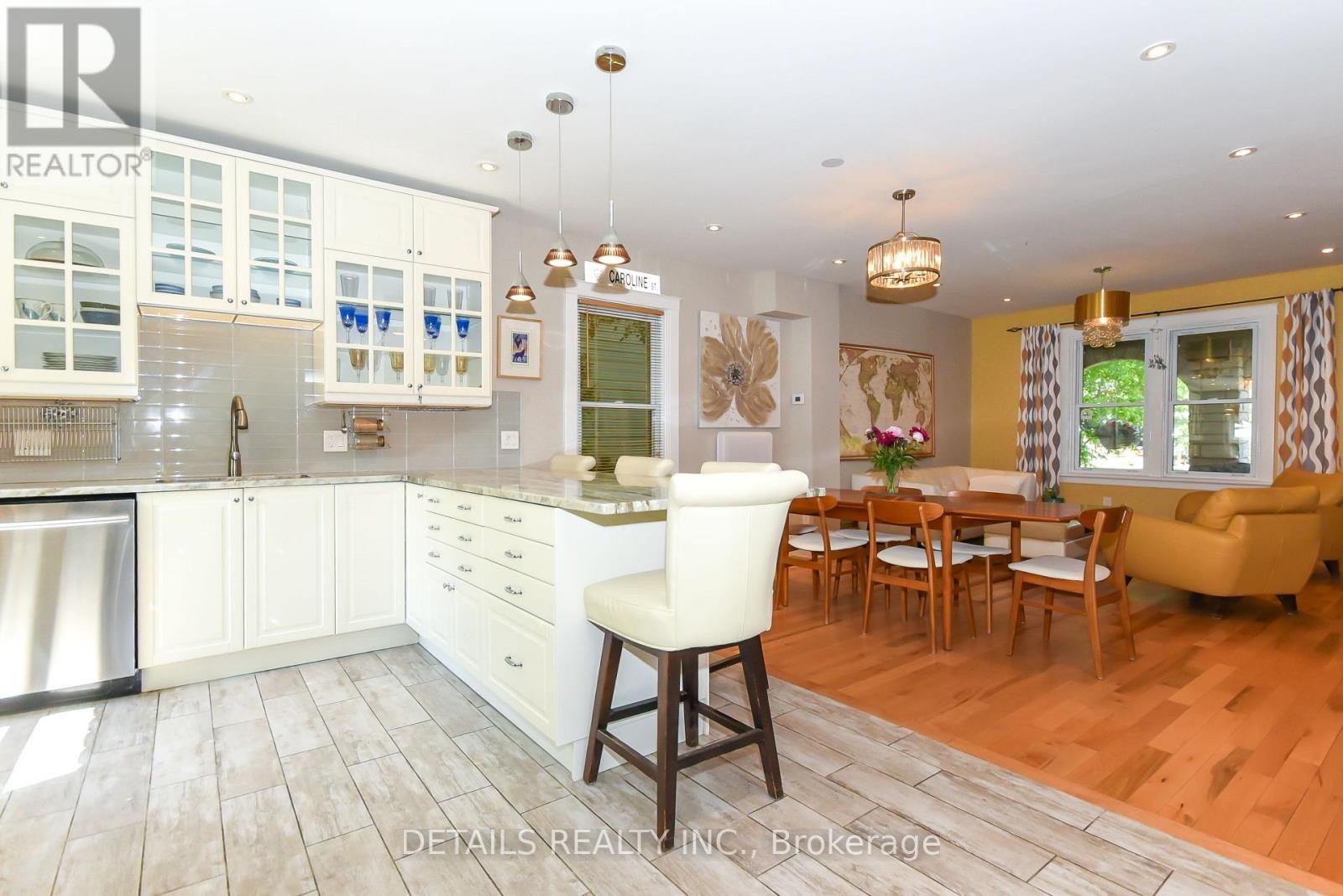 












1282 THAMES STREET

,
Ottawa,




Ontario
K1Z7N4

