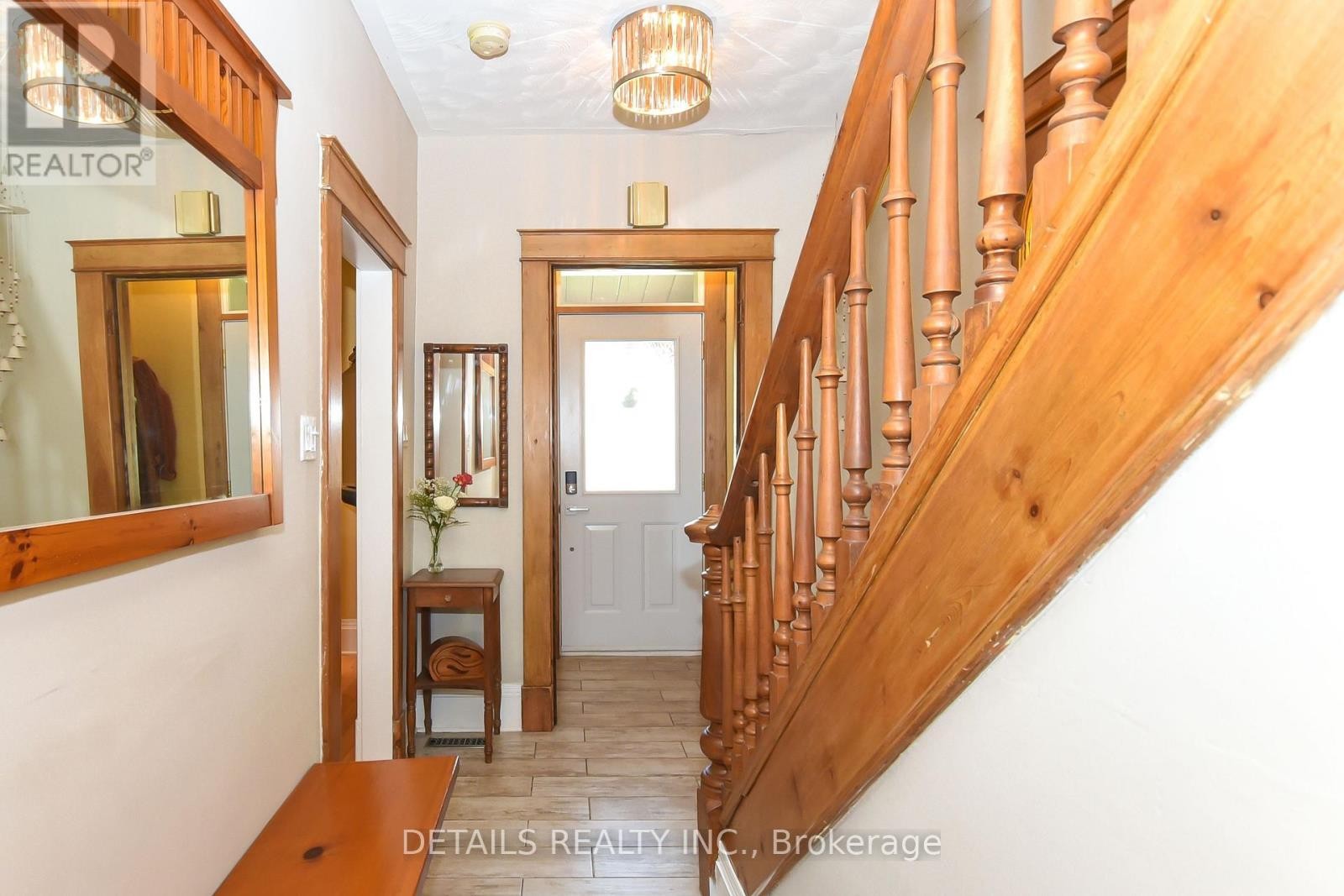 












1282 THAMES STREET

,
Ottawa,




Ontario
K1Z7N4

