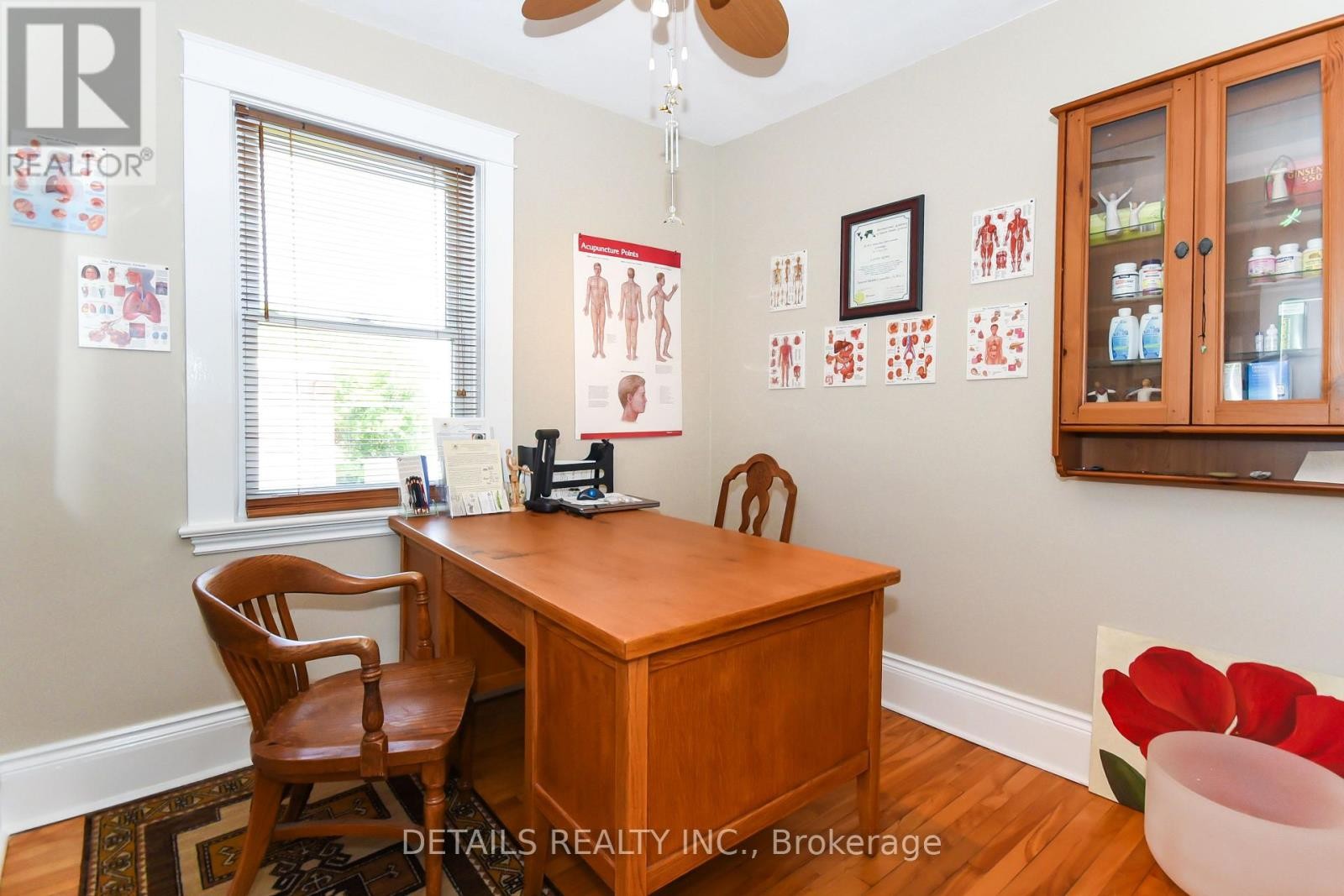 












1282 THAMES STREET

,
Ottawa,




Ontario
K1Z7N4

