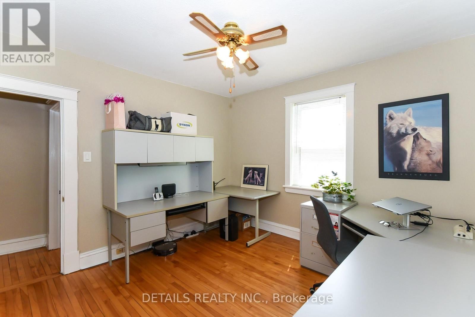 












1282 THAMES STREET

,
Ottawa,




Ontario
K1Z7N4

