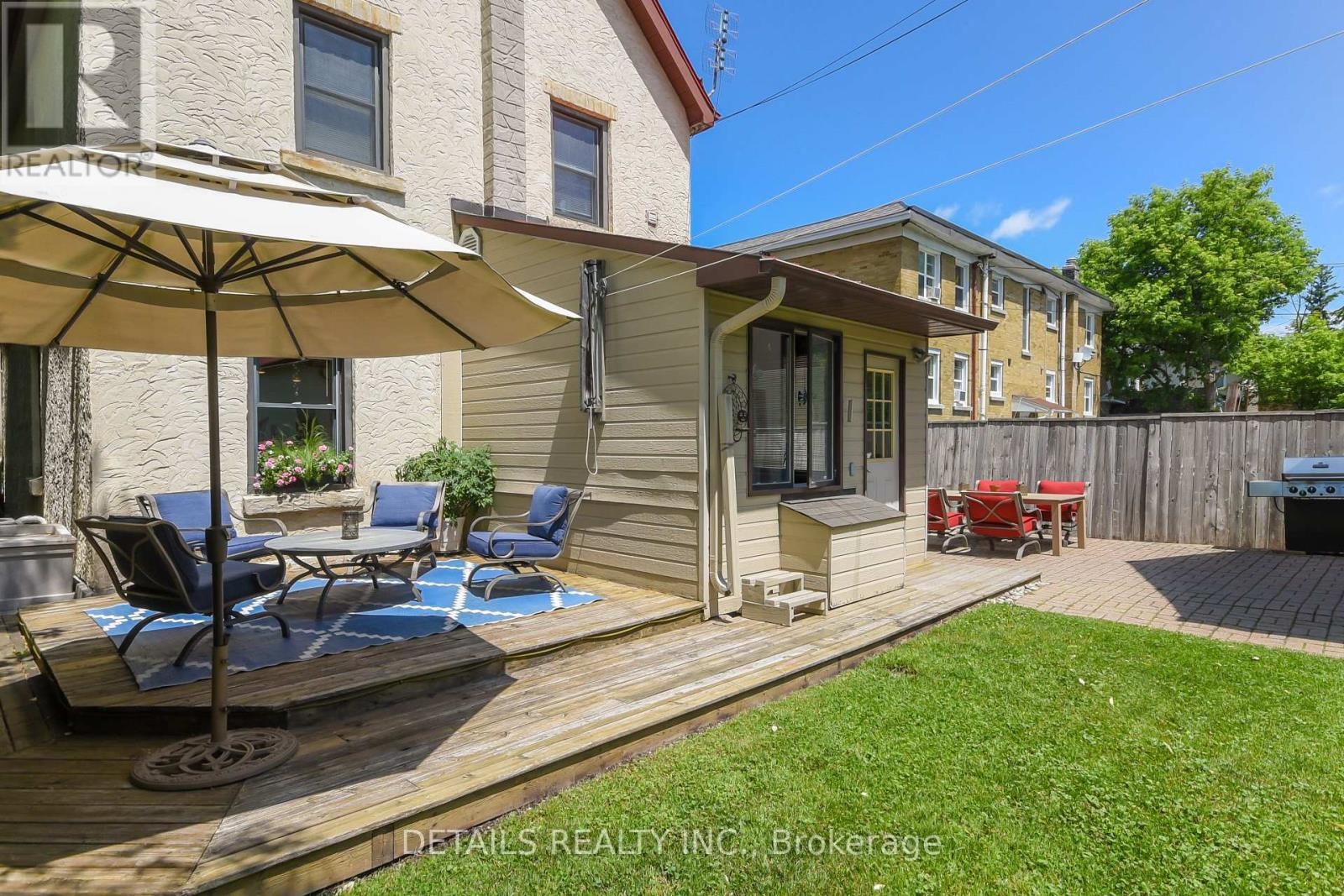 












1282 THAMES STREET

,
Ottawa,




Ontario
K1Z7N4

