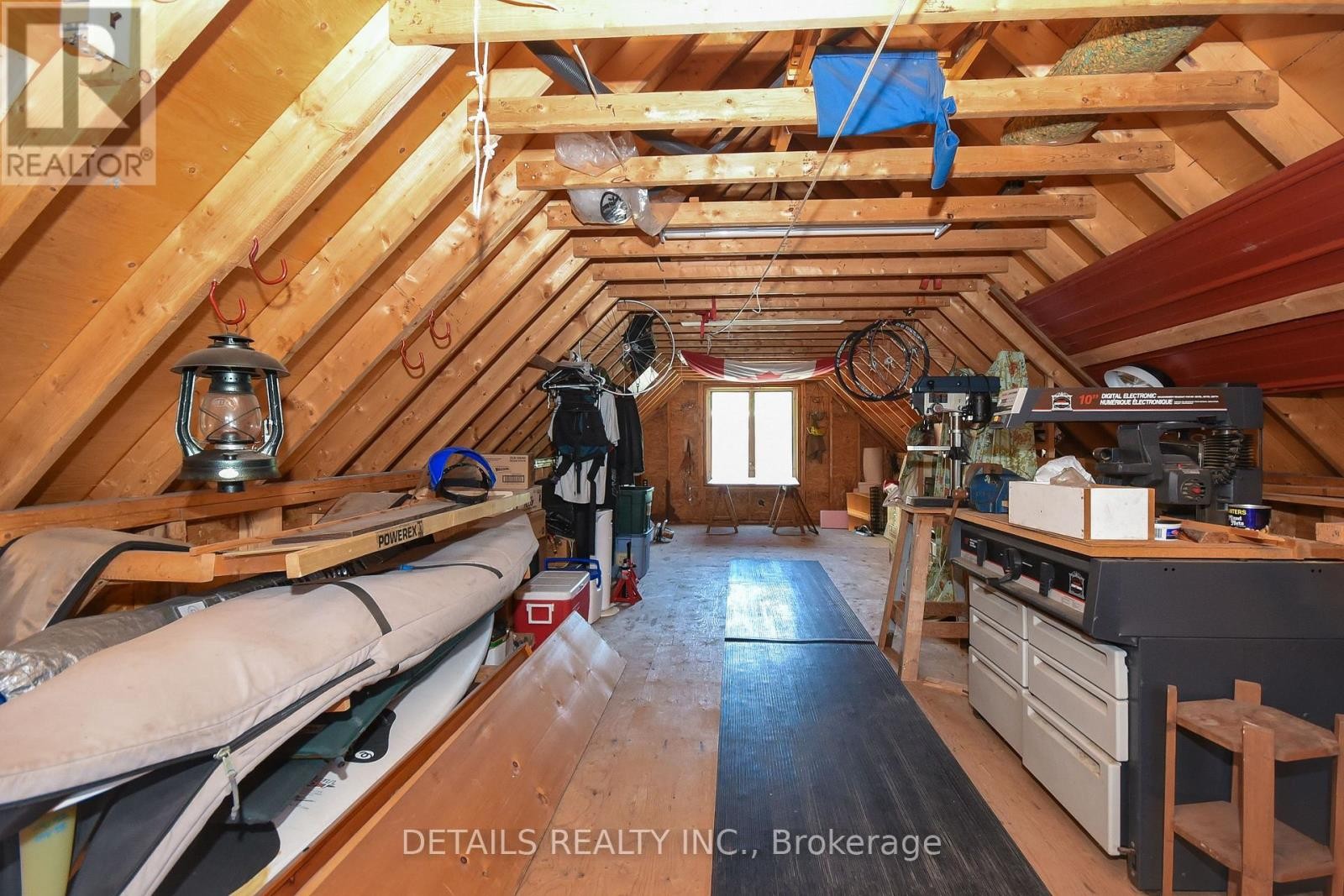 












1282 THAMES STREET

,
Ottawa,




Ontario
K1Z7N4

