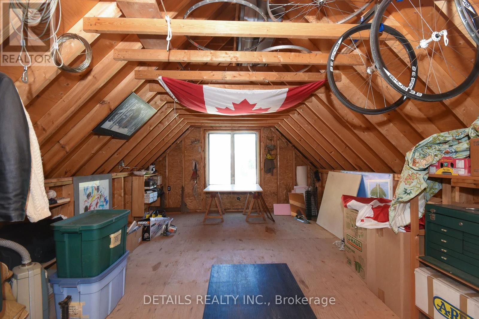 












1282 THAMES STREET

,
Ottawa,




Ontario
K1Z7N4

