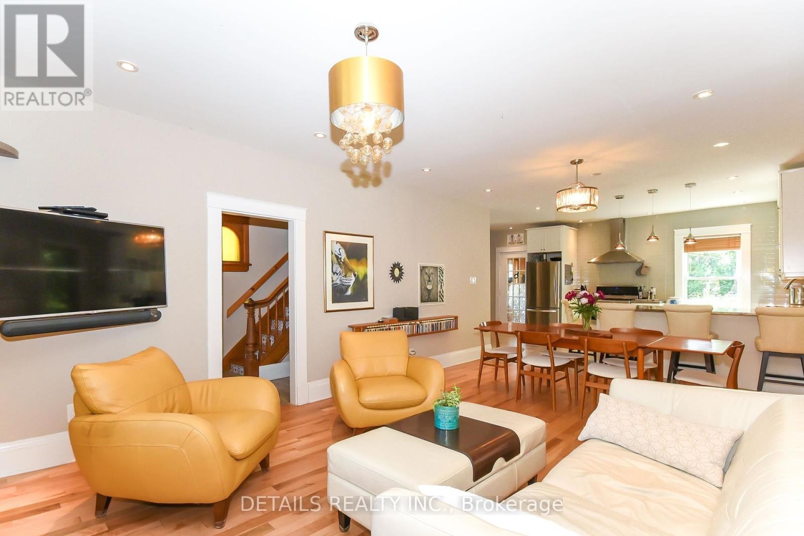 












1282 THAMES STREET

,
Ottawa,




Ontario
K1Z7N4


