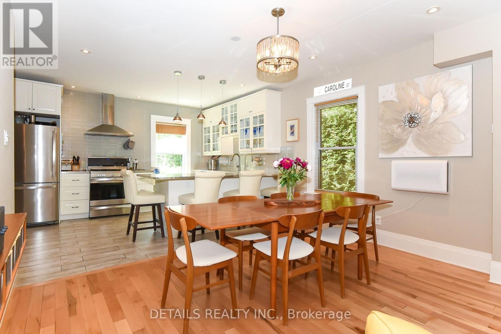 












1282 THAMES STREET

,
Ottawa,




Ontario
K1Z7N4

