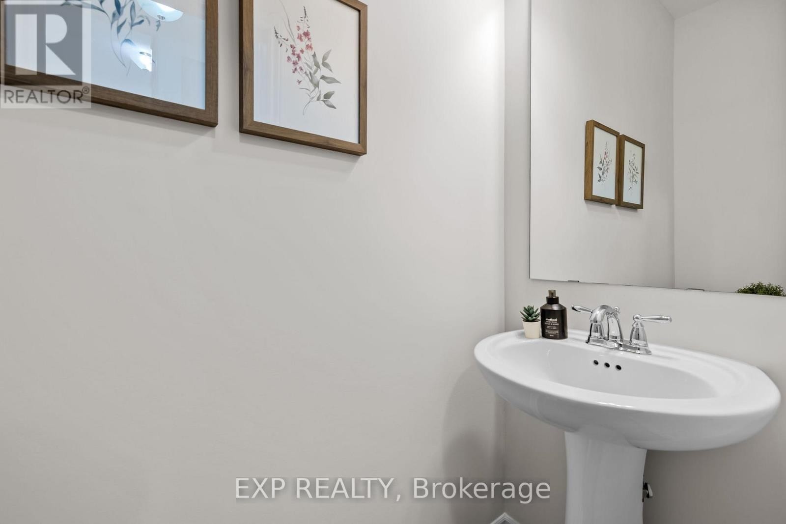












255 RIVERTREE STREET

,
Ottawa,




Ontario
K2M0J6

