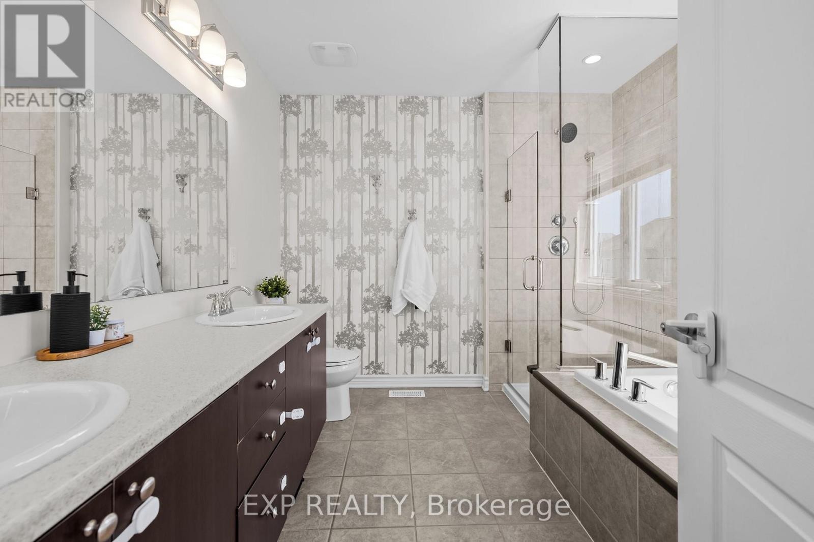 












255 RIVERTREE STREET

,
Ottawa,




Ontario
K2M0J6

