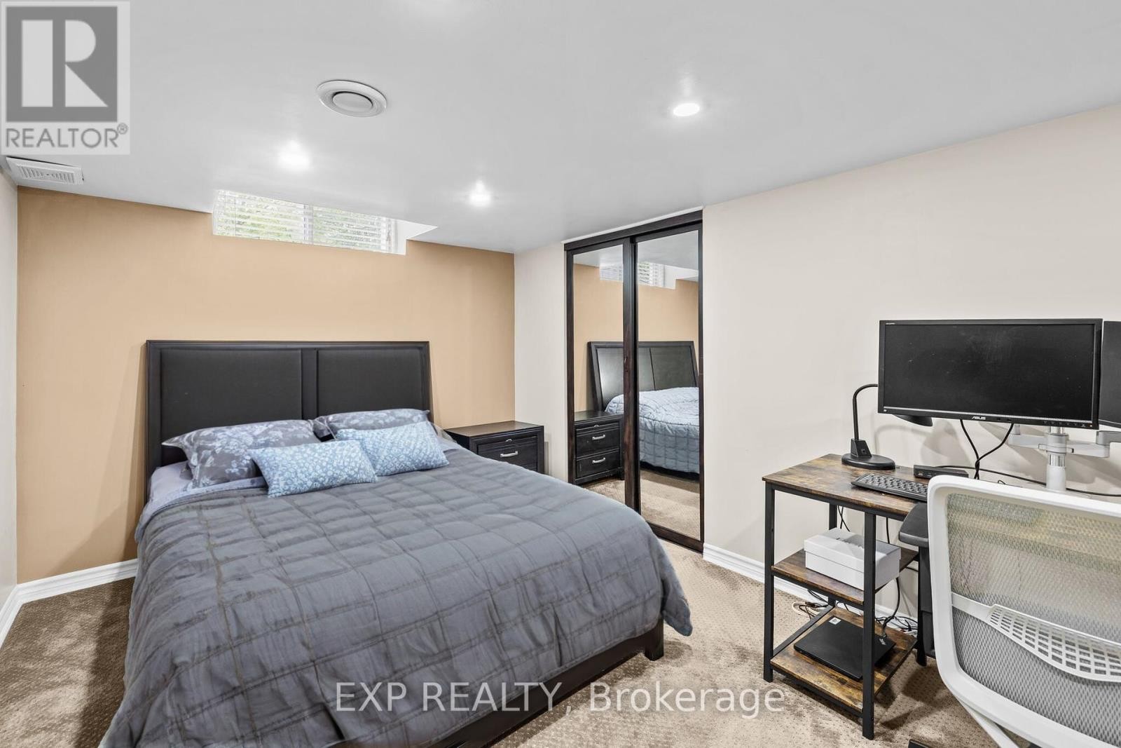 












336 WISTERIA CRESCENT

,
Ottawa,




Ontario
K1V0N5

