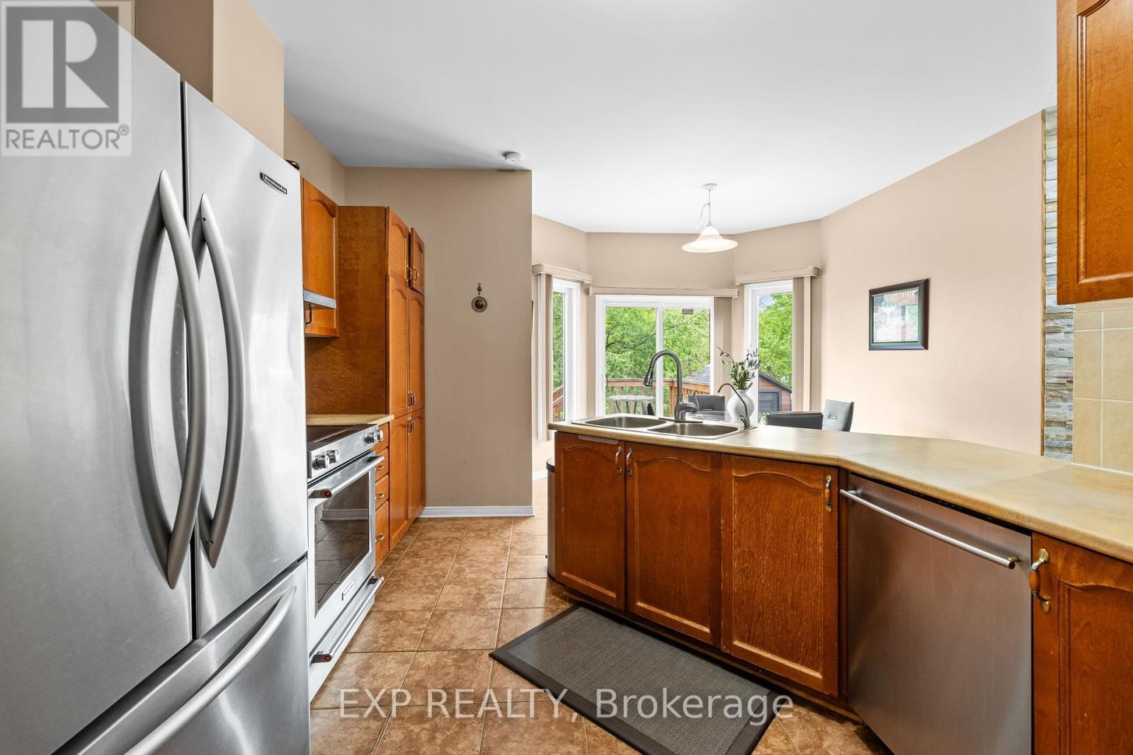












336 WISTERIA CRESCENT

,
Ottawa,




Ontario
K1V0N5


