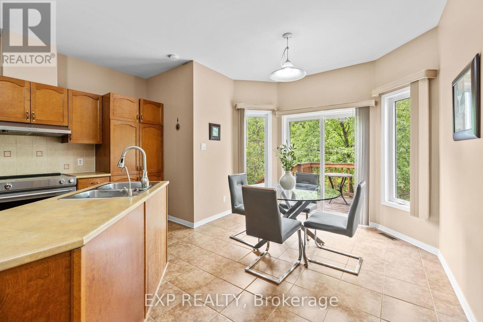 












336 WISTERIA CRESCENT

,
Ottawa,




Ontario
K1V0N5

