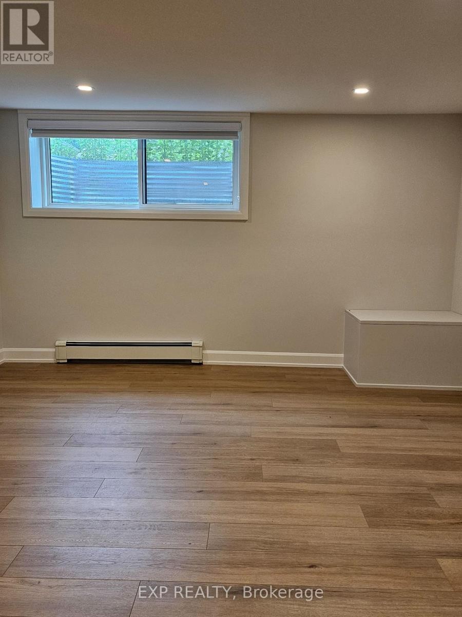 












3 - 555 CHURCHILL AVENUE N

,
Ottawa,




Ontario
K1Z5E6

